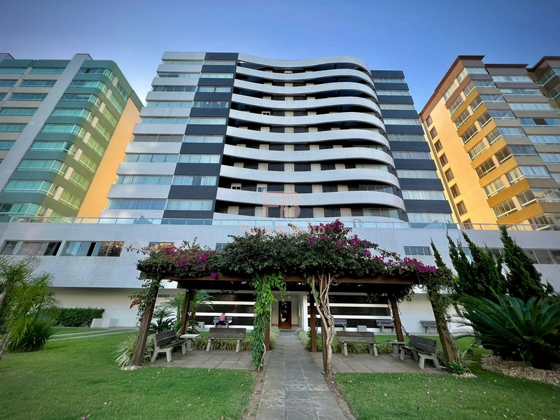 Frente para linda praça e vista liberada!: 26ª foto da galeria de imagens do imóvel