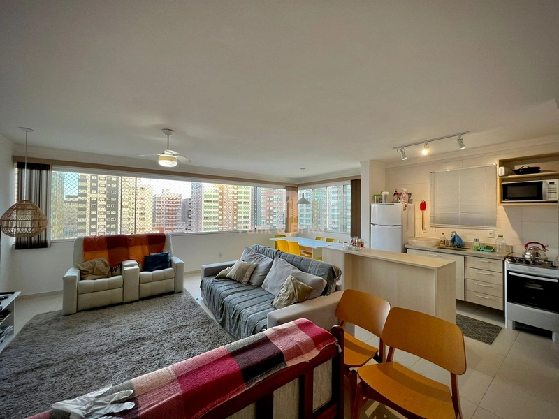 Frente para linda praça e vista liberada!: 4ª foto da galeria de imagens do imóvel