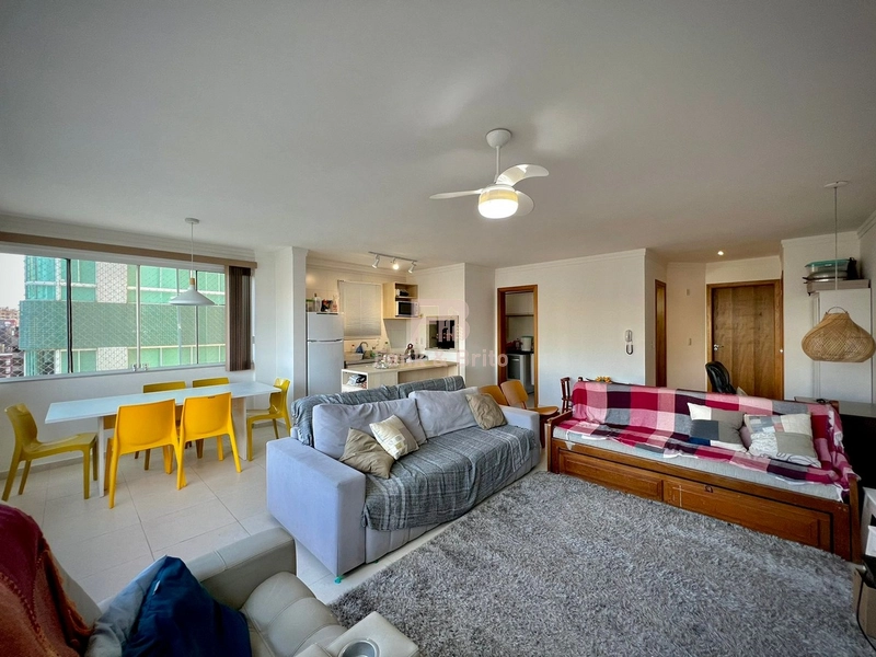 Frente para linda praça e vista liberada!: 3ª foto da galeria de imagens do imóvel