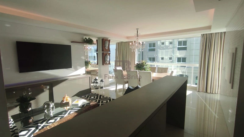 BELO APARTAMENTO FINAMENTE MOBILIADO E DECORADO: 7ª foto da galeria de imagens do imóvel