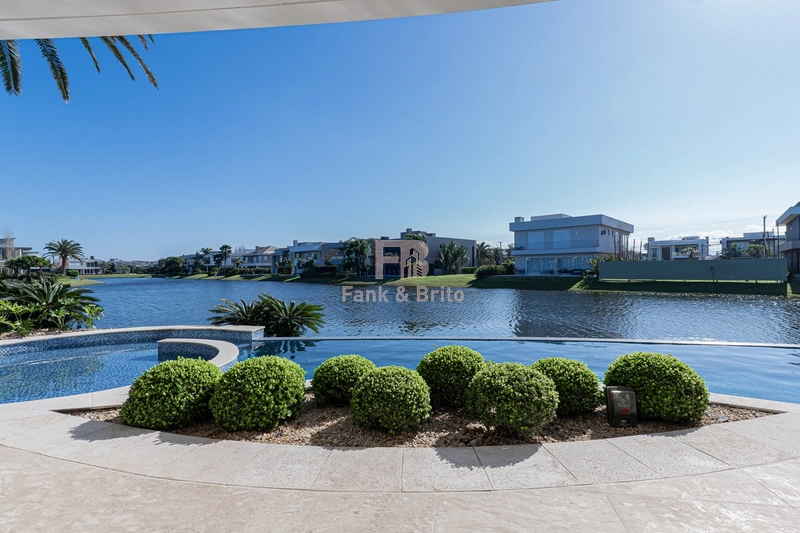 Magnífico Sobrado Beira Lago: 47ª foto da galeria de imagens do imóvel