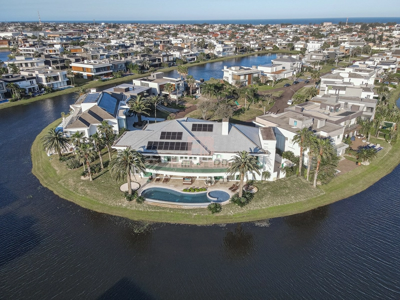Magnífico Sobrado Beira Lago: 61ª foto da galeria de imagens do imóvel