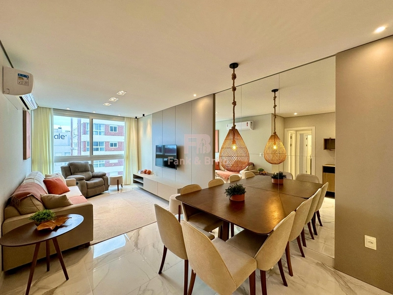 Finíssimo decorado, sol da manhã, junto À praia e Av. Ubirajara!: 1ª foto da galeria de imagens do imóvel