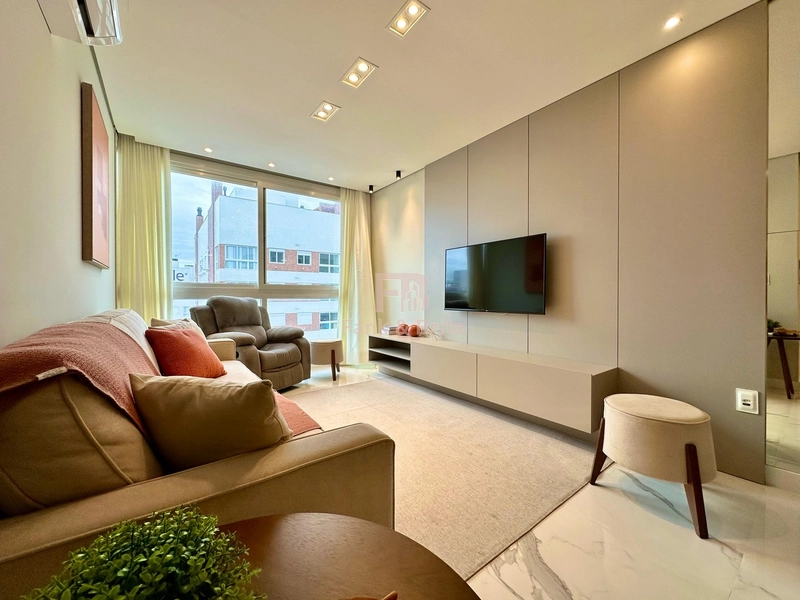 Finíssimo decorado, sol da manhã, junto À praia e Av. Ubirajara!: 4ª foto da galeria de imagens do imóvel