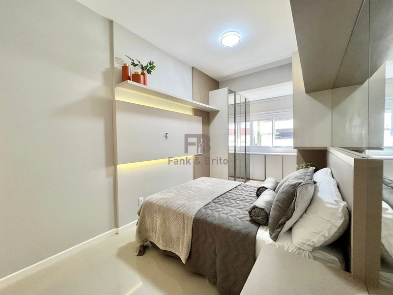 VENDE AMPLO APARTAMENTO COM TERRAÇO NO BAIRRO NAVEGANTES: 6ª foto da galeria de imagens do imóvel