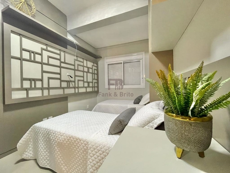 VENDE AMPLO APARTAMENTO COM TERRAÇO NO BAIRRO NAVEGANTES: 3ª foto da galeria de imagens do imóvel