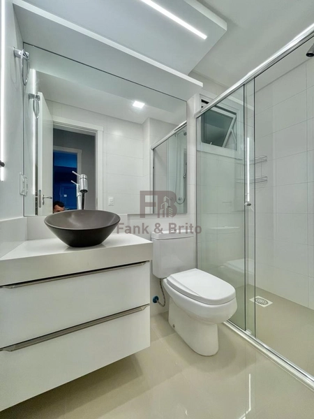 VENDE AMPLO APARTAMENTO COM TERRAÇO NO BAIRRO NAVEGANTES: 7ª foto da galeria de imagens do imóvel