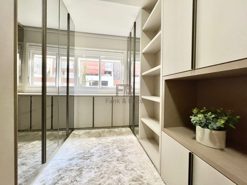 VENDE AMPLO APARTAMENTO COM TERRAÇO NO BAIRRO NAVEGANTES: 55ª foto da galeria de imagens do imóvel