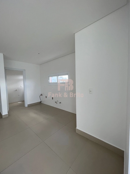 APARTAMENTO NA AVENIDA COM VISTA PARA SERRA E PARA O MAR: 14ª foto da galeria de imagens do imóvel