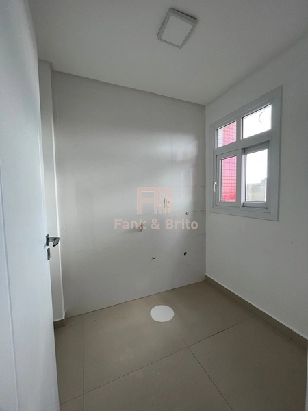 APARTAMENTO NA AVENIDA COM VISTA PARA SERRA E PARA O MAR: 17ª foto da galeria de imagens do imóvel