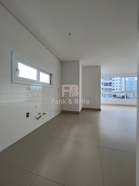 APARTAMENTO NA AVENIDA COM VISTA PARA SERRA E PARA O MAR: 16ª foto da galeria de imagens do imóvel