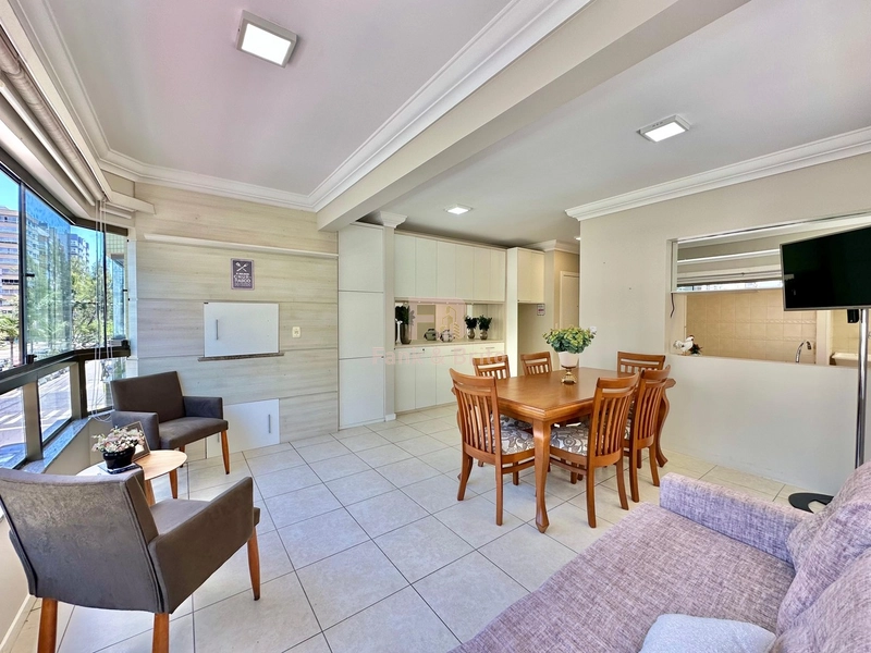 SACADA DE FRENTE PARA AVENIDA.: 2ª foto da galeria de imagens do imóvel