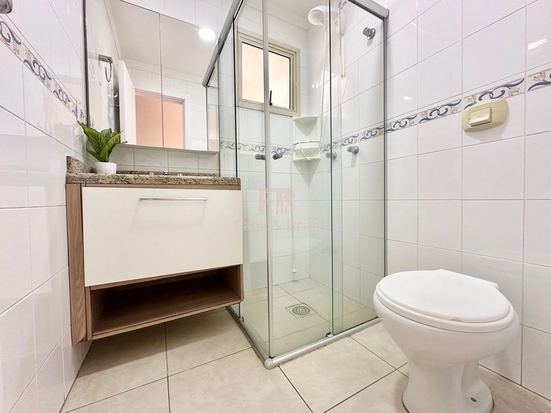 SACADA DE FRENTE PARA AVENIDA.: 7ª foto da galeria de imagens do imóvel