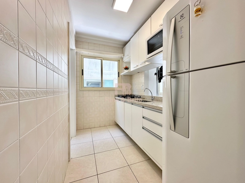 SACADA DE FRENTE PARA AVENIDA.: 4ª foto da galeria de imagens do imóvel