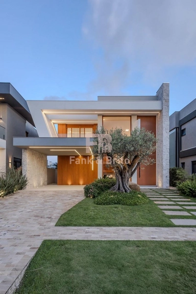 Luxuosa Casa em Condomínio de Alto Padrão: 5ª foto da galeria de imagens do imóvel