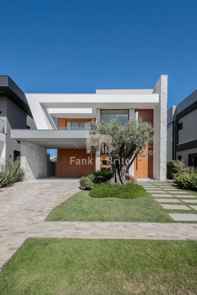 Luxuosa Casa em Condomínio de Alto Padrão: 3ª foto da galeria de imagens do imóvel