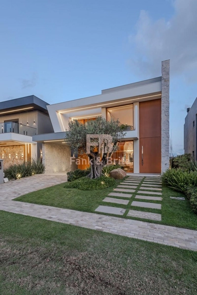 Luxuosa Casa em Condomínio de Alto Padrão: 1ª foto da galeria de imagens do imóvel