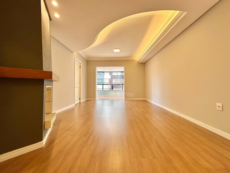 SACADÃO DE FRENTE: 1ª foto da galeria de imagens do imóvel