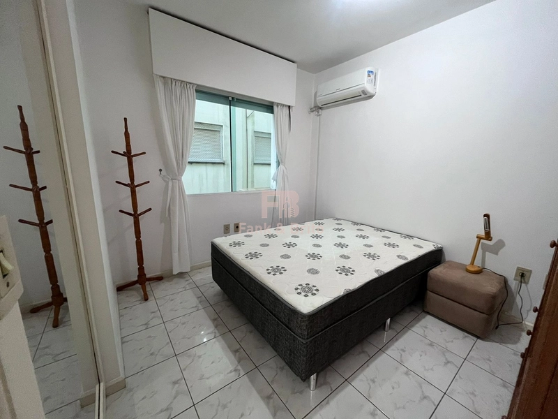 JUNTO A PRAÇA FLAVIO BOIANOVISK! SACADA DE FRENTE COM CHURRASQUEIRA: 18ª foto da galeria de imagens do imóvel