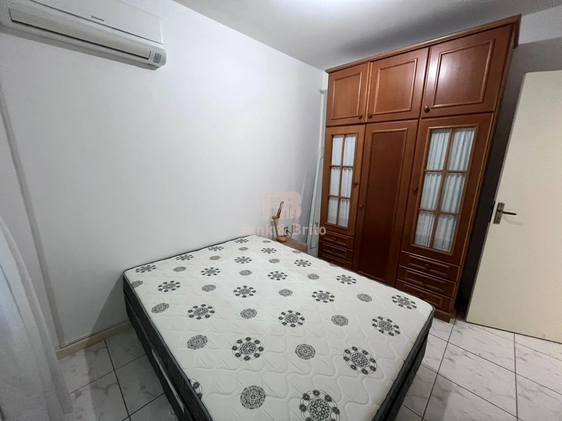 JUNTO A PRAÇA FLAVIO BOIANOVISK! SACADA DE FRENTE COM CHURRASQUEIRA: 17ª foto da galeria de imagens do imóvel