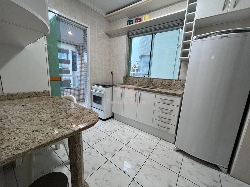 JUNTO A PRAÇA FLAVIO BOIANOVISK! SACADA DE FRENTE COM CHURRASQUEIRA: 11ª foto da galeria de imagens do imóvel