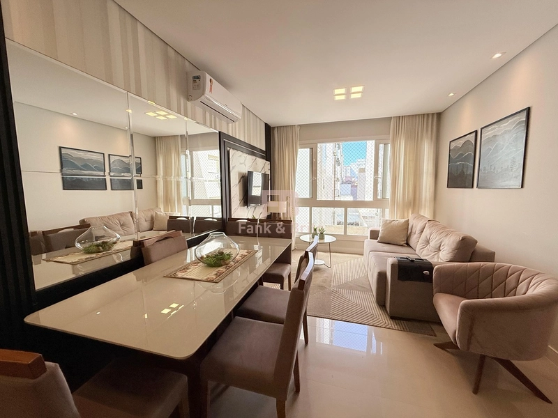 PRÉDIO FRENTE PRAÇA.: 1ª foto da galeria de imagens do imóvel