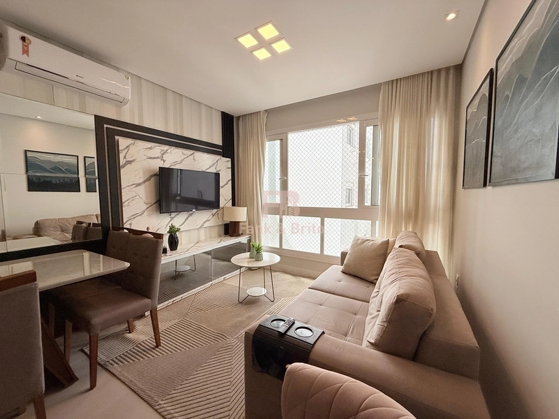 PRÉDIO FRENTE PRAÇA.: 2ª foto da galeria de imagens do imóvel