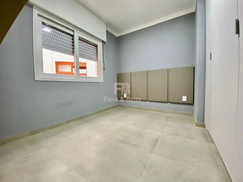 APARTAMENTO DE DOIS DORMITÓRIOS A VENDA MUITO BEM LOCALIZADO: 3ª foto da galeria de imagens do imóvel