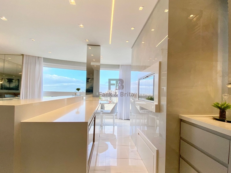 VENDE APARTAMENTO COM SACADA DE FRENTE COM VISTA PARA O MAR E SERRA: 26ª foto da galeria de imagens do imóvel