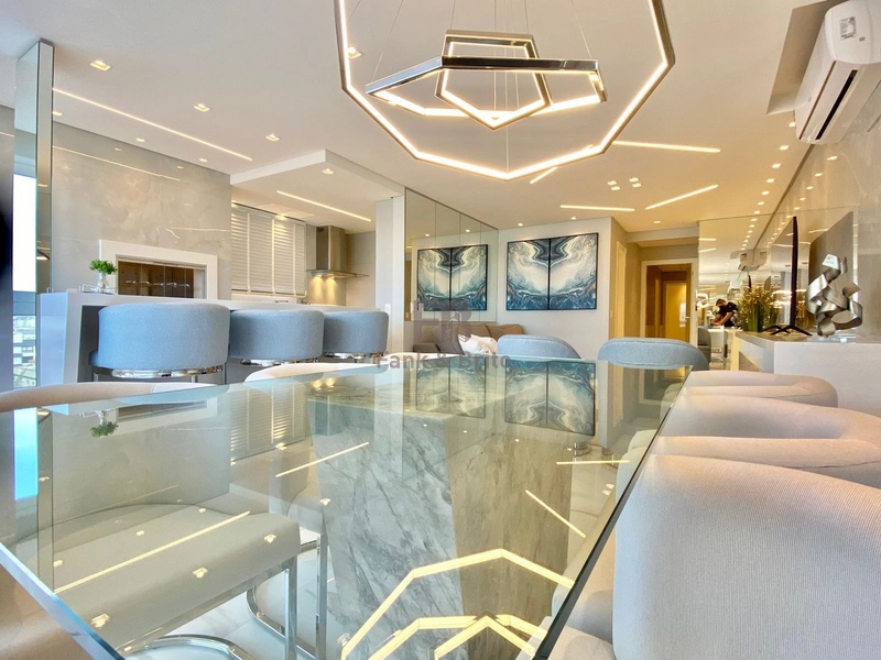 VENDE APARTAMENTO COM SACADA DE FRENTE COM VISTA PARA O MAR E SERRA: 12ª foto da galeria de imagens do imóvel