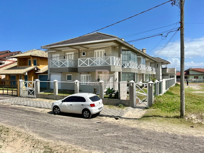 DUPLEX NA BEIRA MAR DE CAPÃO DA CANOA: 2ª foto da galeria de imagens do imóvel