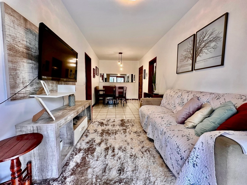 SACADA DE FRENTE PARA A PRAÇA DA FLÁVIO BOIANÓVSKI.: 3ª foto da galeria de imagens do imóvel