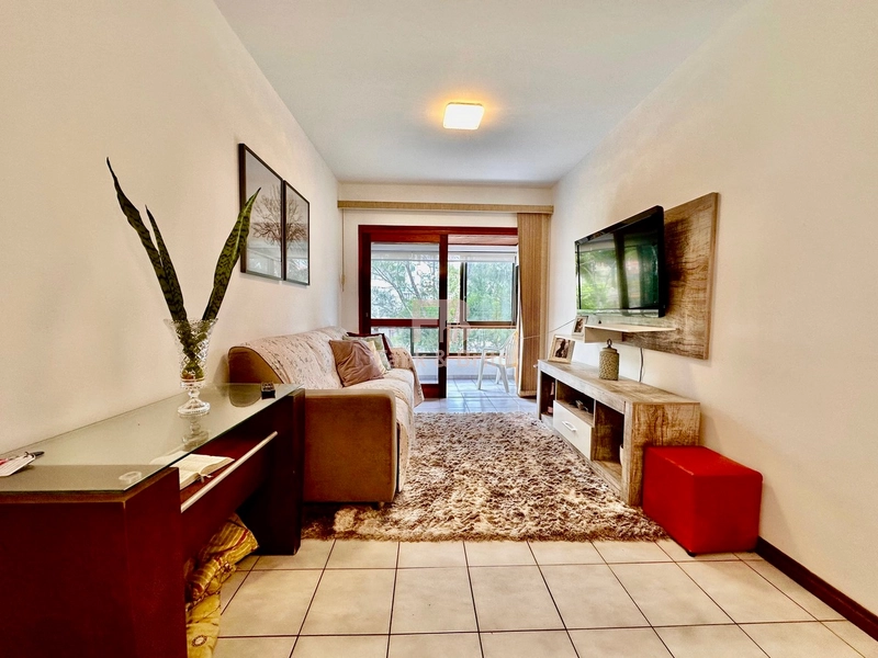 SACADA DE FRENTE PARA A PRAÇA DA FLÁVIO BOIANÓVSKI.: 7ª foto da galeria de imagens do imóvel