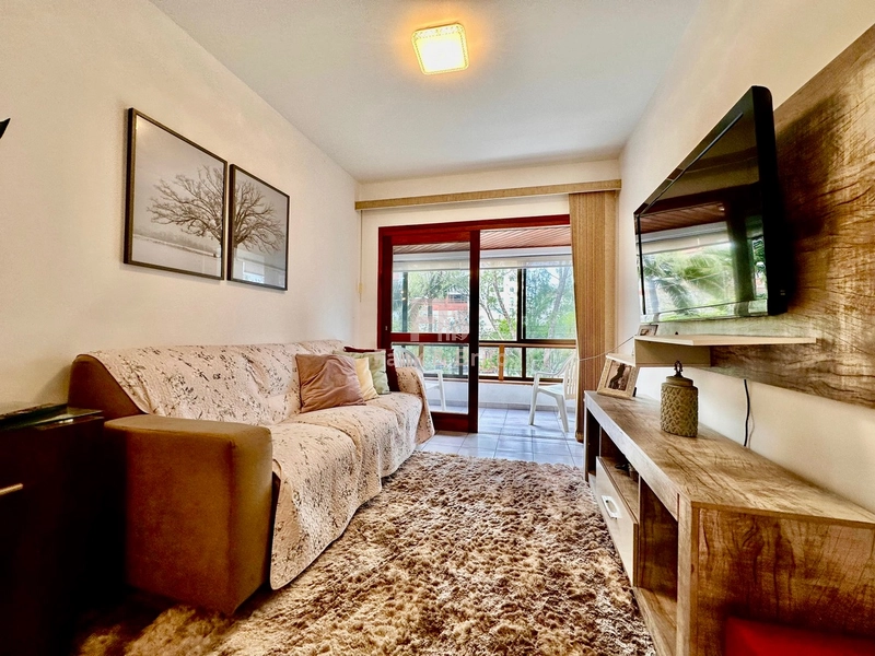 SACADA DE FRENTE PARA A PRAÇA DA FLÁVIO BOIANÓVSKI.: 5ª foto da galeria de imagens do imóvel