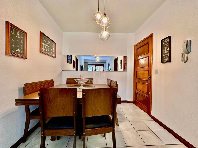 SACADA DE FRENTE PARA A PRAÇA DA FLÁVIO BOIANÓVSKI.: 9ª foto da galeria de imagens do imóvel