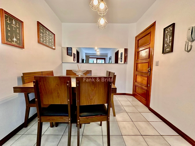 SACADA DE FRENTE PARA A PRAÇA DA FLÁVIO BOIANÓVSKI.: 8ª foto da galeria de imagens do imóvel