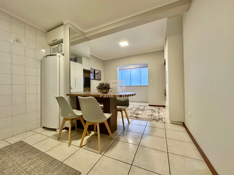 APARTAMENTO A VENDA, NO CENTRO APENAS DUAS QUADRAS DO MAR!: 2ª foto da galeria de imagens do imóvel