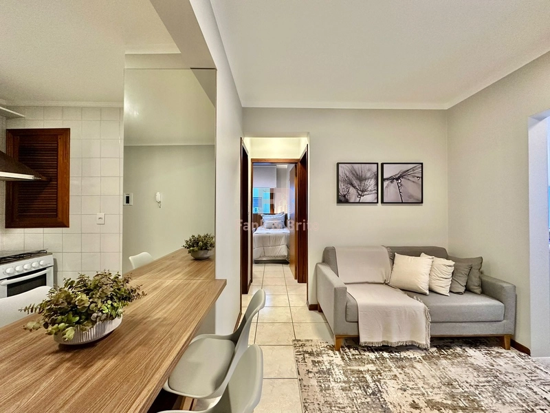 APARTAMENTO A VENDA, NO CENTRO APENAS DUAS QUADRAS DO MAR!: 3ª foto da galeria de imagens do imóvel