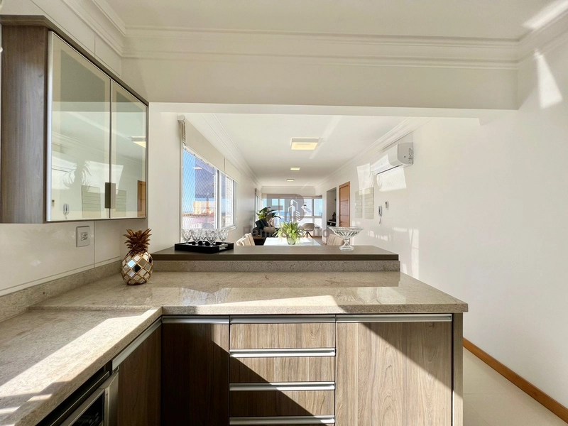 APARTAMENTO À VENDA 01 APARTAMENTO POR ANDAR, VISTA PARA O MAR: 13ª foto da galeria de imagens do imóvel