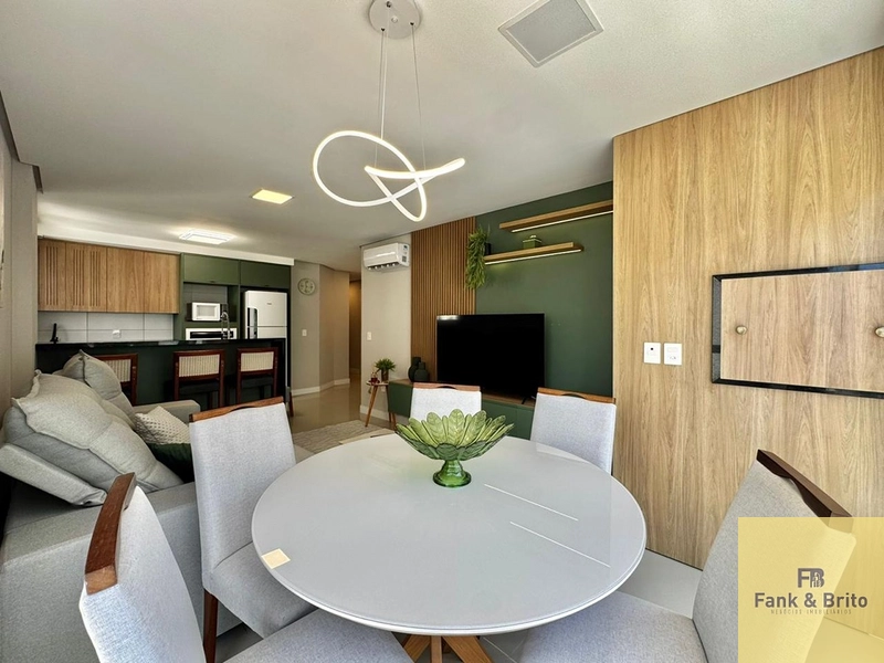 Apartamento localizado a uma quadra do mar: 3ª foto da galeria de imagens do imóvel