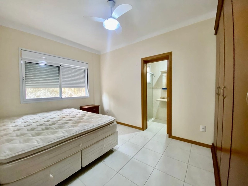 Apartamento à venda próximo ao mar com vista para a praça!: 3ª foto da galeria de imagens do imóvel