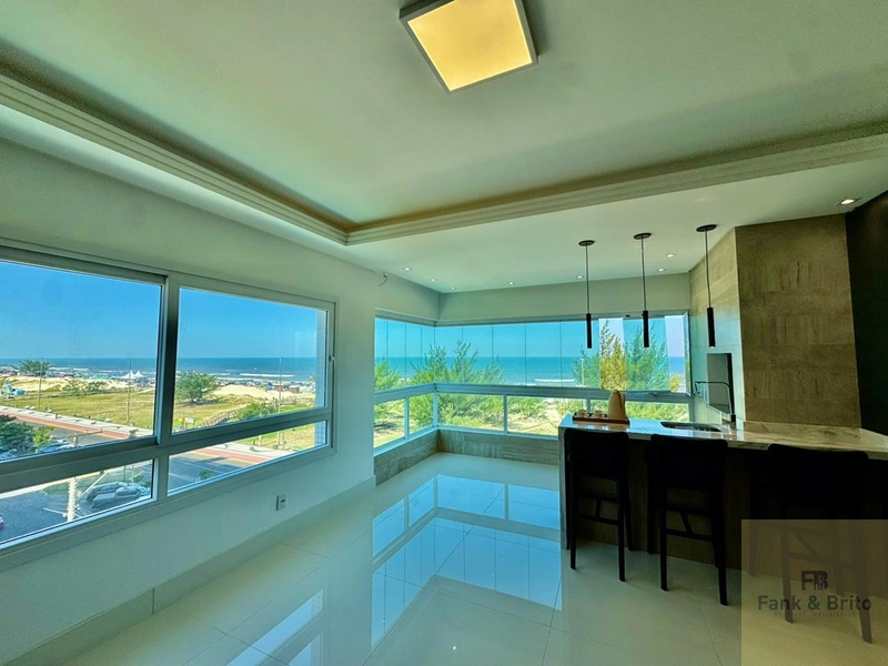 APARTAMENTO  A VENDA EM BAIRRO NOBRE NA BEIRA MAR DE CAPÃO DA CANOA: 1ª foto da galeria de imagens do imóvel