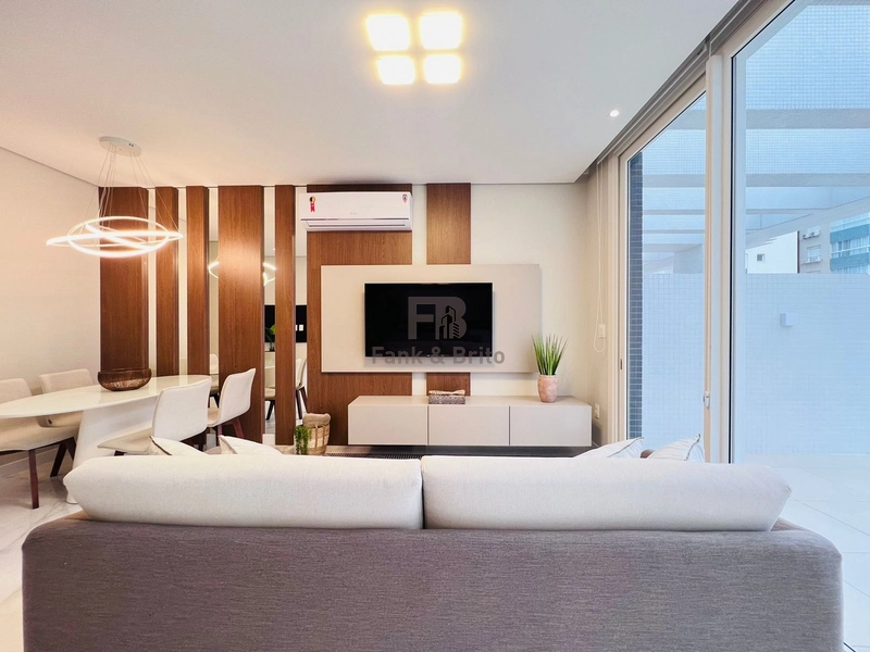 VENDE APARTAMENTO COM TERRAÇO FINAMENTE MOBILIADO E DECORADO: 2ª foto da galeria de imagens do imóvel