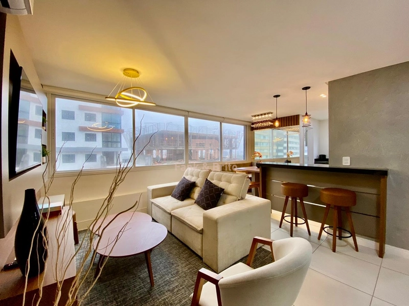 Mobiliado e decorado: 7ª foto da galeria de imagens do imóvel