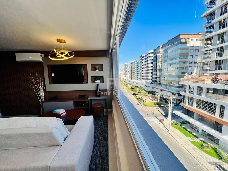 Mobiliado e decorado: 1ª foto da galeria de imagens do imóvel