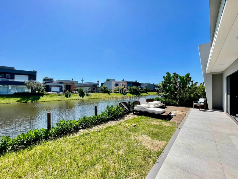 FINAMENTE MOBILIADA E DECORADA, BEIRA LAGO!: 4ª foto da galeria de imagens do imóvel