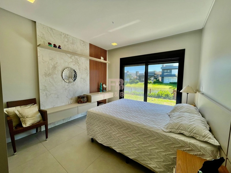 FINAMENTE MOBILIADA E DECORADA, BEIRA LAGO!: 27ª foto da galeria de imagens do imóvel