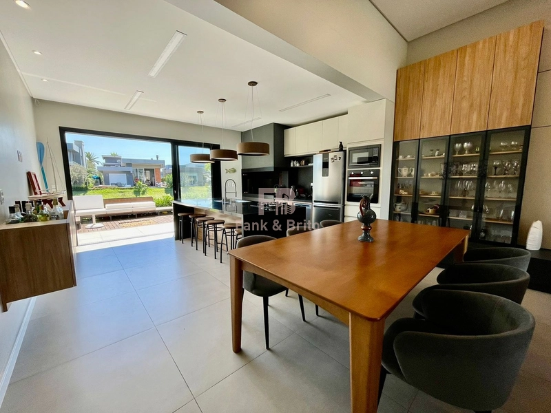 FINAMENTE MOBILIADA E DECORADA, BEIRA LAGO!: 9ª foto da galeria de imagens do imóvel