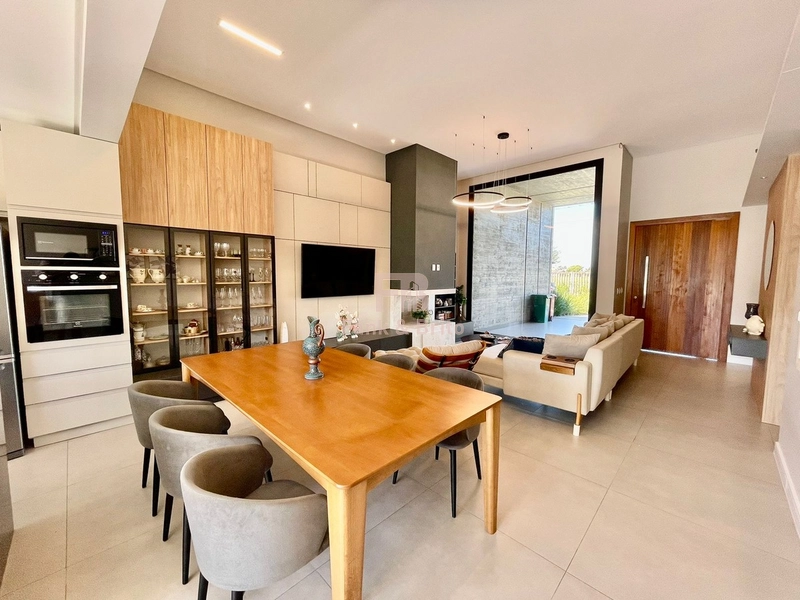 FINAMENTE MOBILIADA E DECORADA, BEIRA LAGO!: 1ª foto da galeria de imagens do imóvel