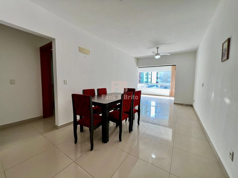 Sacada de frente com sol da manhã.: 3ª foto da galeria de imagens do imóvel